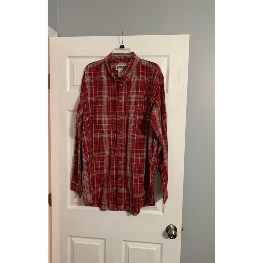 Wrangler Button Down Shirt. Size XLT.